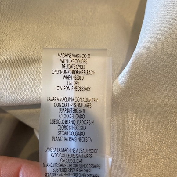 Calvin Klein lined blouse. Size L. Black/white checkered pattern. V-neck. - Picture 15 of 15